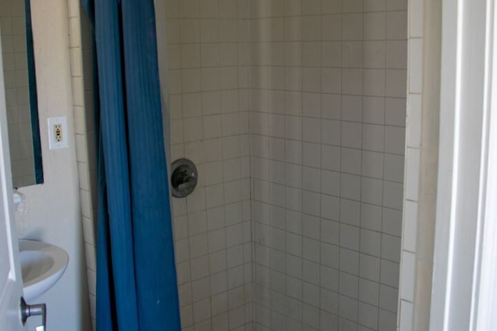 Room 7 of 8