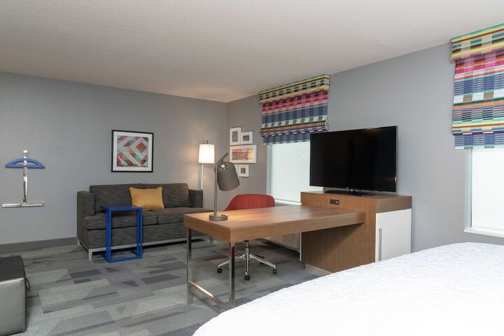 Room 33 of 46