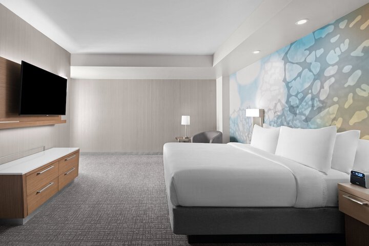 Room 35 of 53