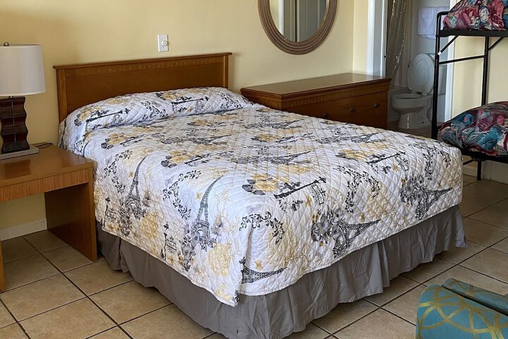 Room 12 of 34
