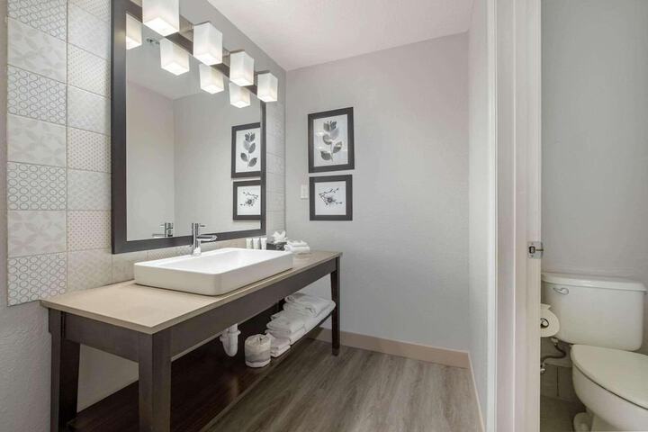 Country Inn & Suites by Radisson Port Canaveral, FL