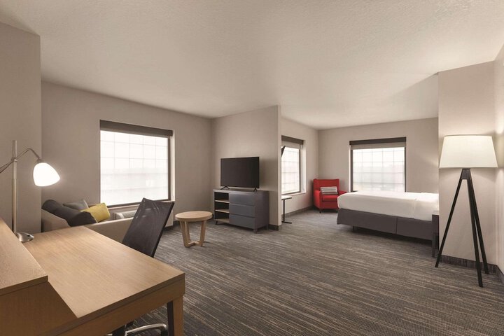 Room 17 of 32