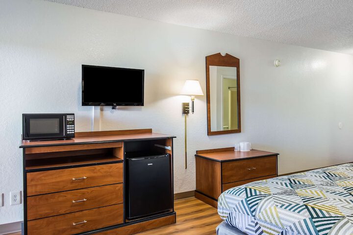 Room 27 of 27
