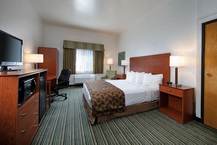Room 7 of 16