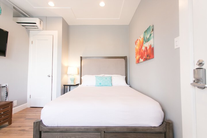 Room 53 of 151