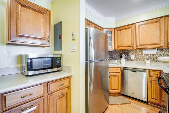 Steps to Sand & Surf! Couples Haven in Brigantine