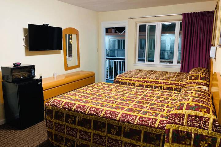 Room 9 of 27