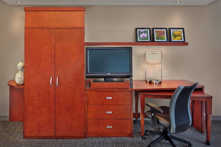 Courtyard by Marriott Stuart