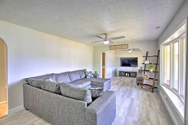Bluefield Retreat w / Pool Table: Near Parks!