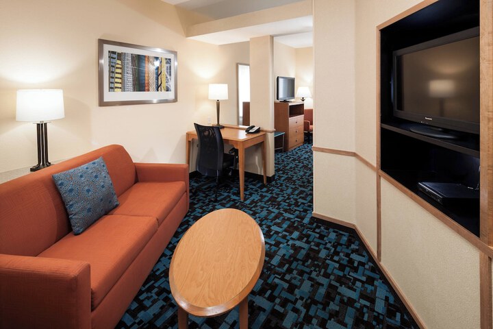 Room 16 of 37