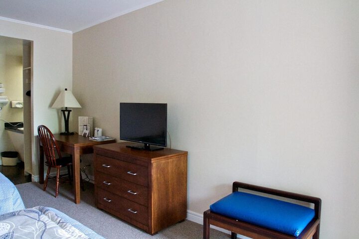 Room 6 of 28