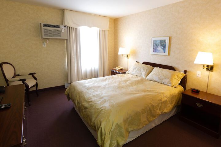Room 28 of 39