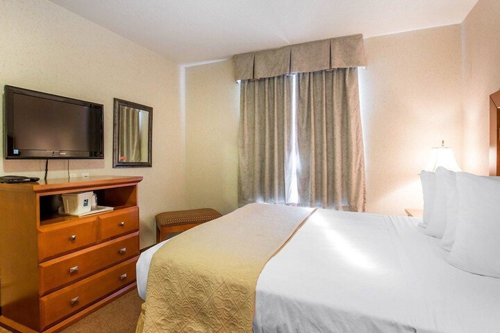Room 8 of 30