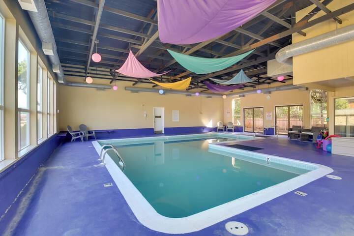 Lincoln City Vacation Rental w / Pool & Ocean Views