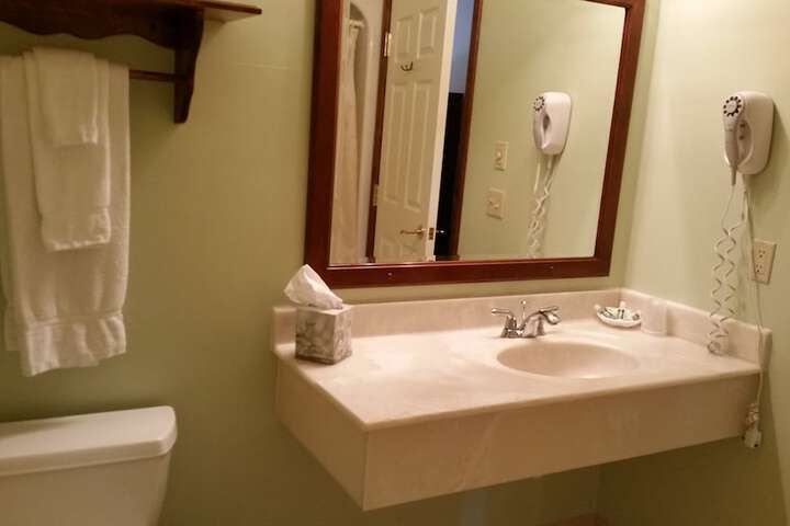 Room 15 of 28