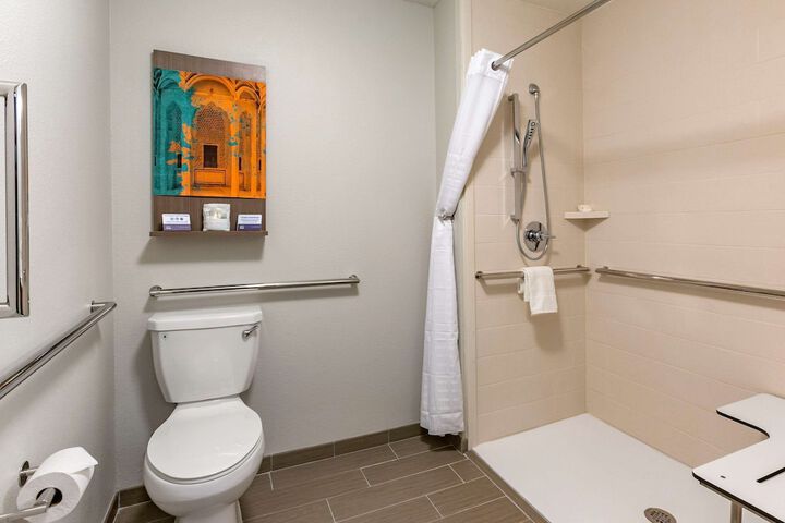 Room 14 of 25