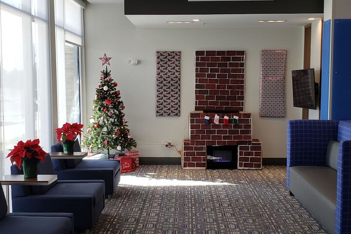 Holiday Inn Express & Suites Ottawa by IHG