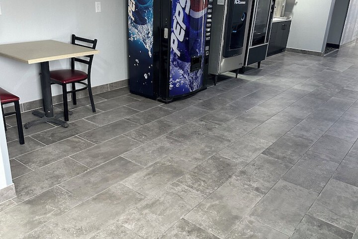 Studio 6 Claremore OK