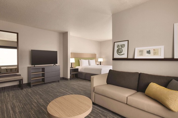 Room 12 of 32