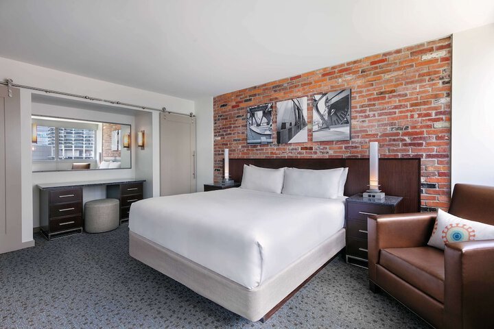 Room 35 of 149