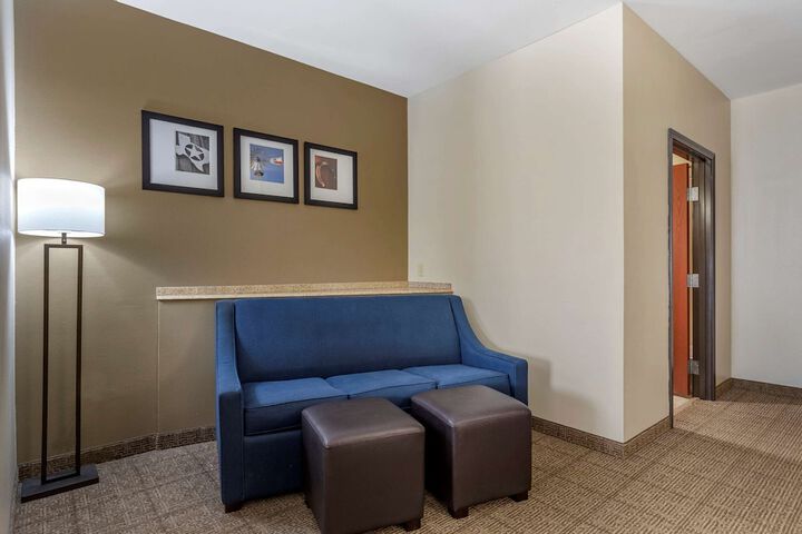 Room 6 of 37