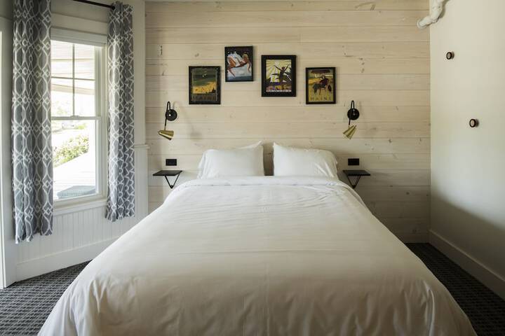 Room 4 of 47