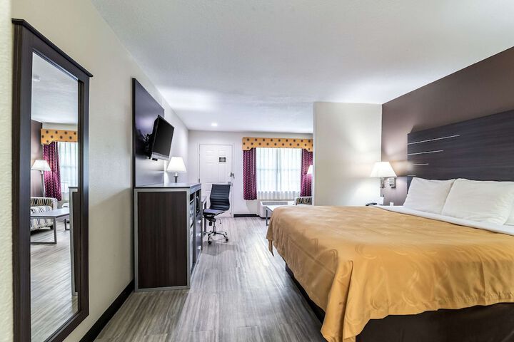 Quality Inn & Suites Canton