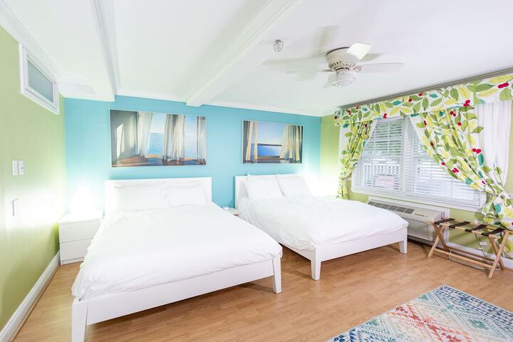 Room 108 of 186