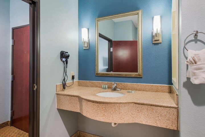 Room 19 of 39