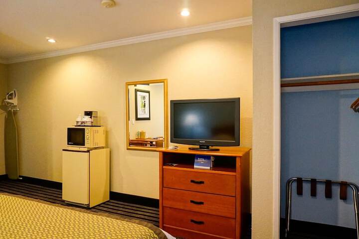 Room 45 of 49
