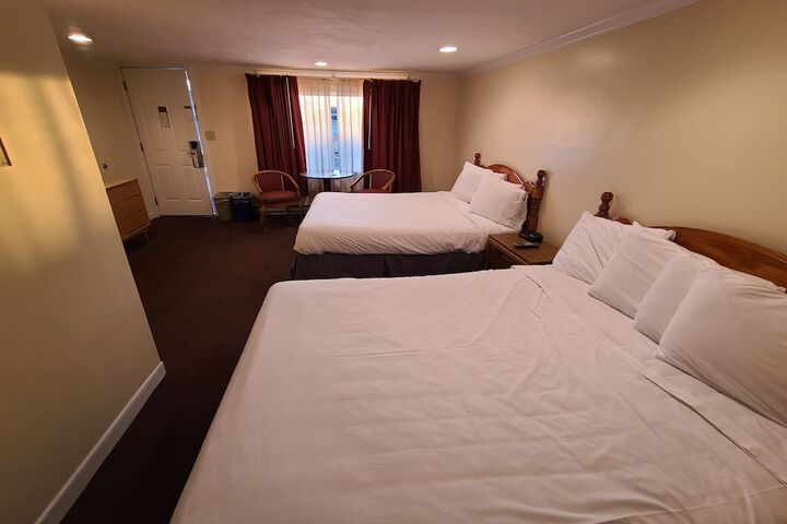 Room 9 of 22