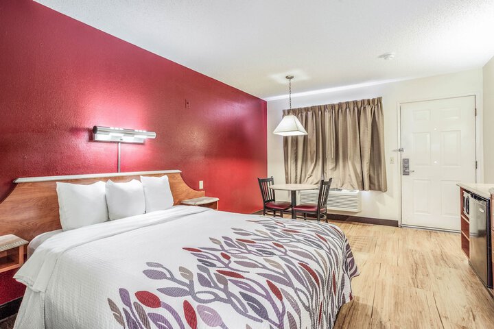Room 18 of 28