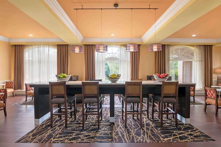 Hampton Inn & Suites Stamford