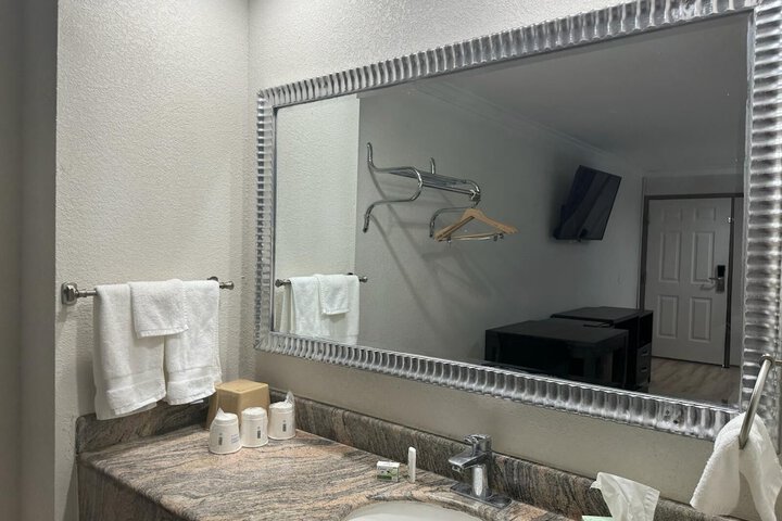 Room 12 of 20