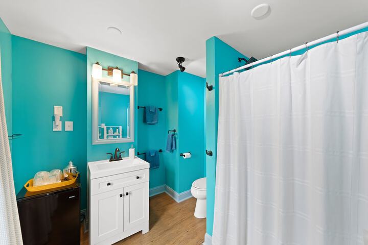 Room 25 of 108