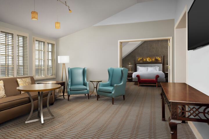 Virginia Crossings Hotel Tapestry Collection by Hilton