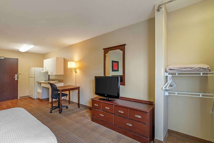 Room 28 of 38