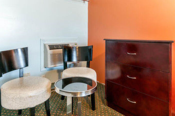 Motown Inn & Suites