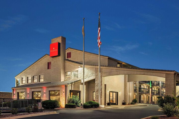 Hotel 2 of 63