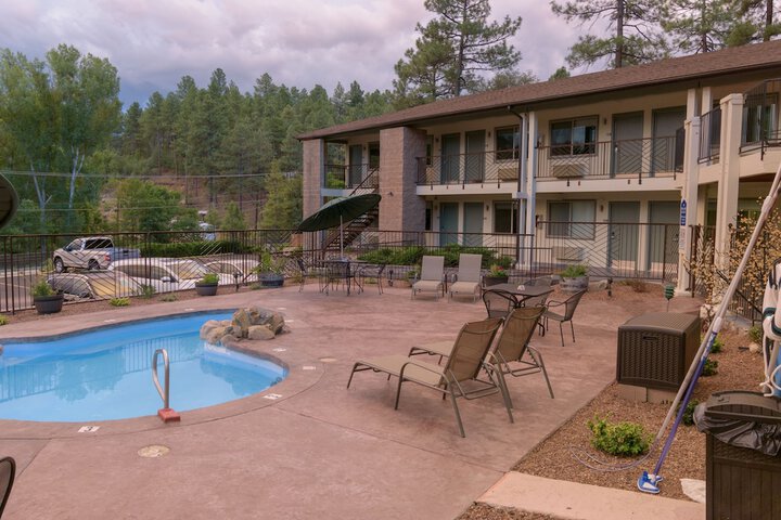 Pool 6 of 37