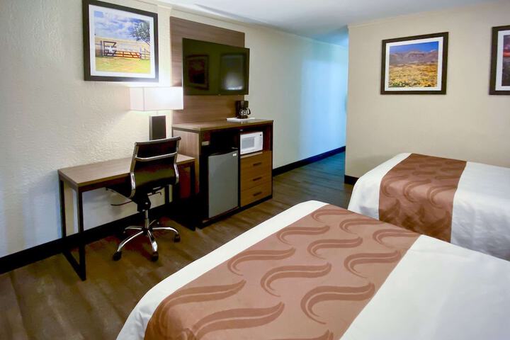 Room 18 of 28