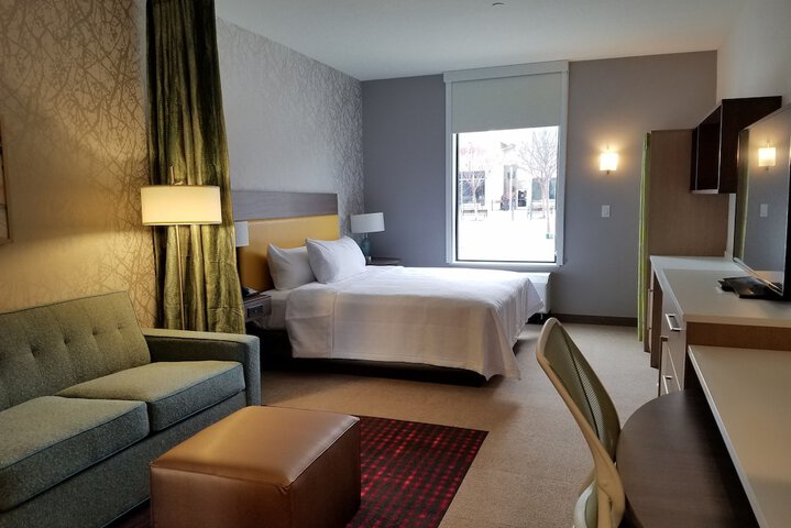 Room 28 of 47