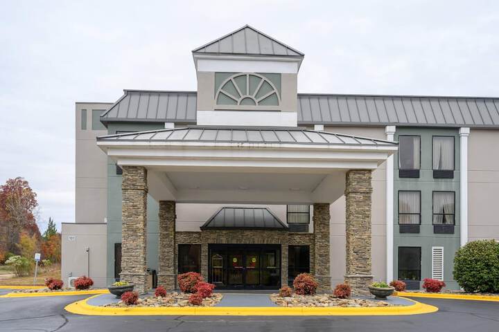 Quality Inn & Suites Lexington South