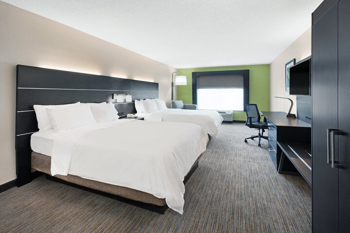Room 11 of 35