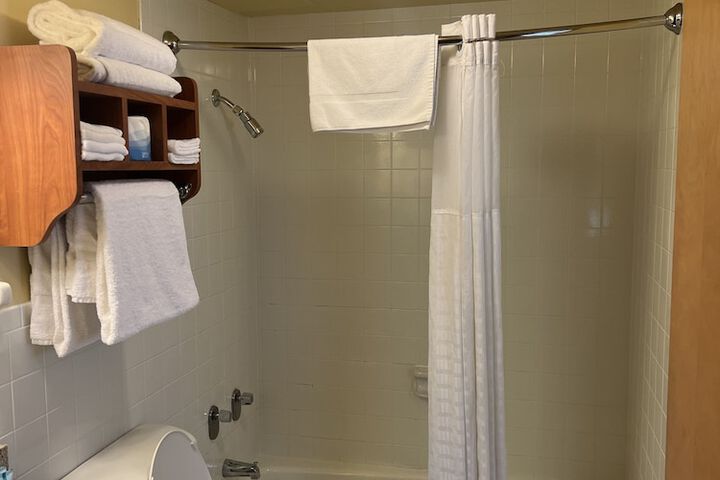 Room 216 of 443