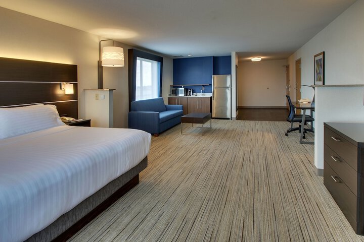 Holiday Inn Express & Suites Morris by IHG