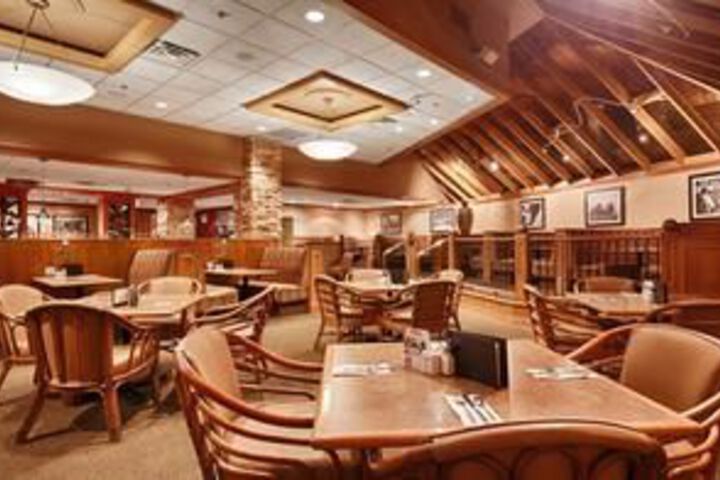 BEST WESTERN PLUS Coquitlam Inn Convention Centre