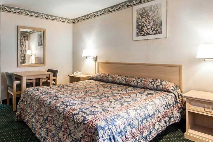 Room 17 of 24