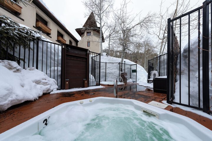 Olympic Village Inn