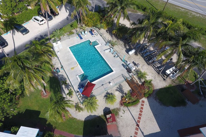 Pool 25 of 110